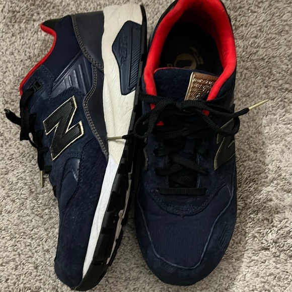 mens tennis shoes size 15